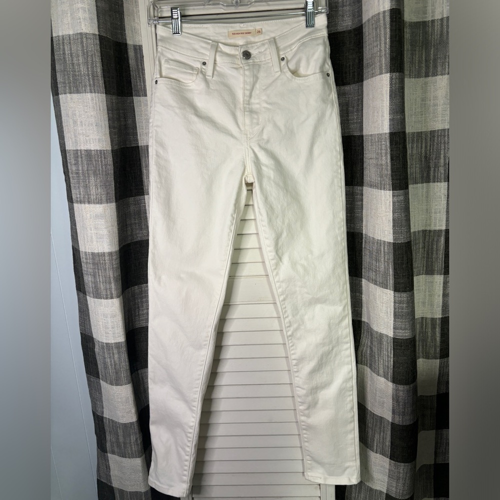 721 White Levi’s white tag. Sz26